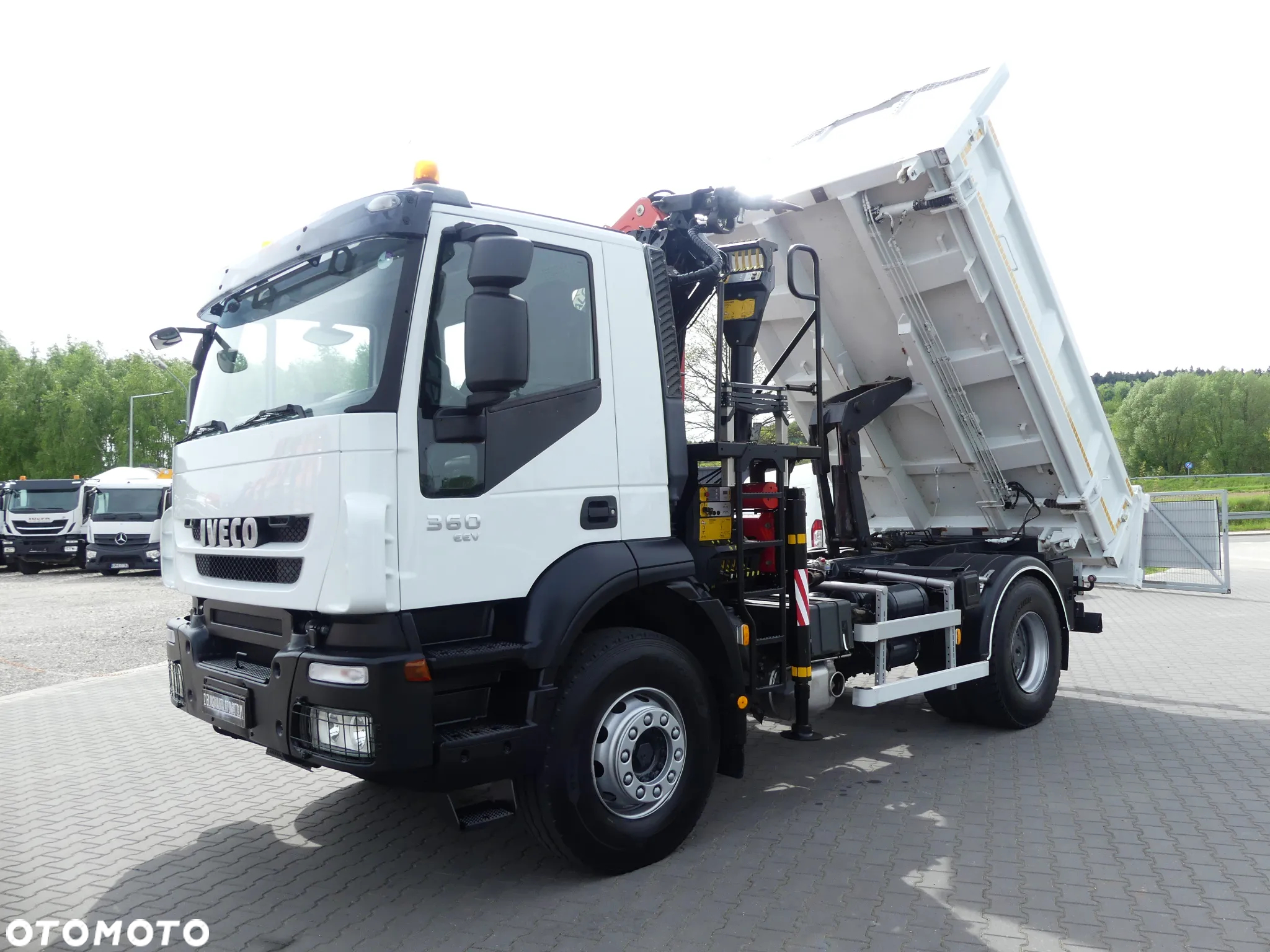 Iveco TRAKKER 360 / WYWROTKA + HDS PALFINGER PK13001 SKŁADANY W Z - 2