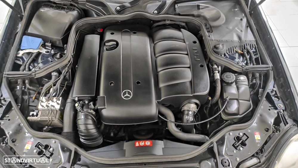 Mercedes-Benz E 220 CDi Avantgarde Aut. - 42