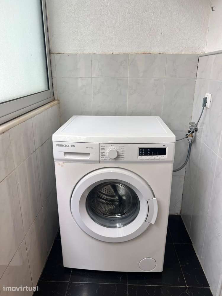 Quarto - localizado em Sete Rios Lisbon - Grande imagem: 3/5