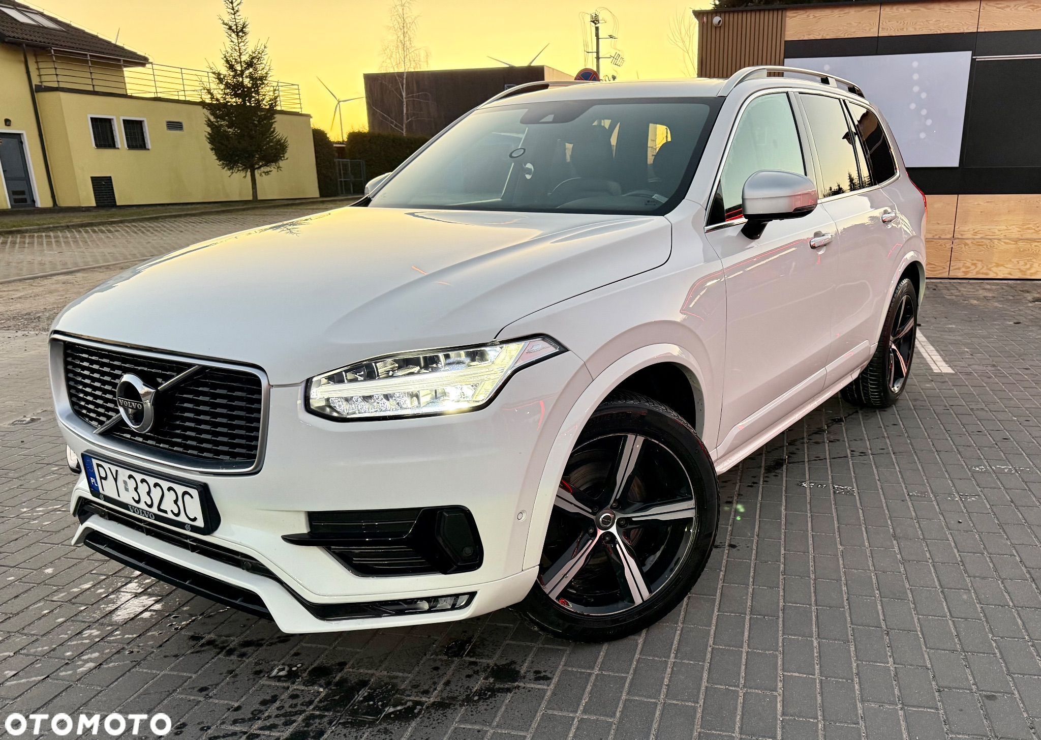 Volvo XC 90 - 1