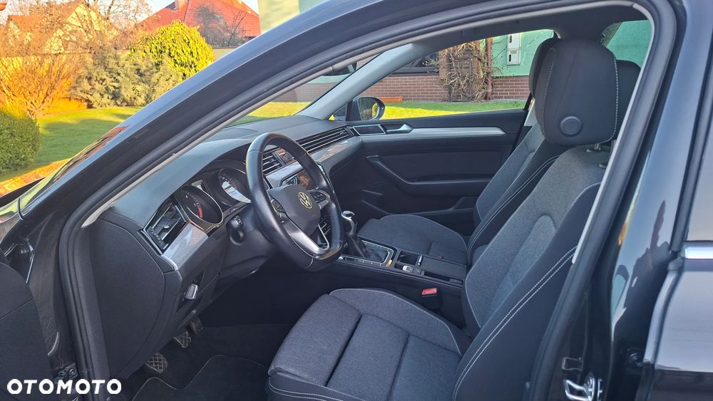 Volkswagen Passat 2.0 TDI EVO Business - 10