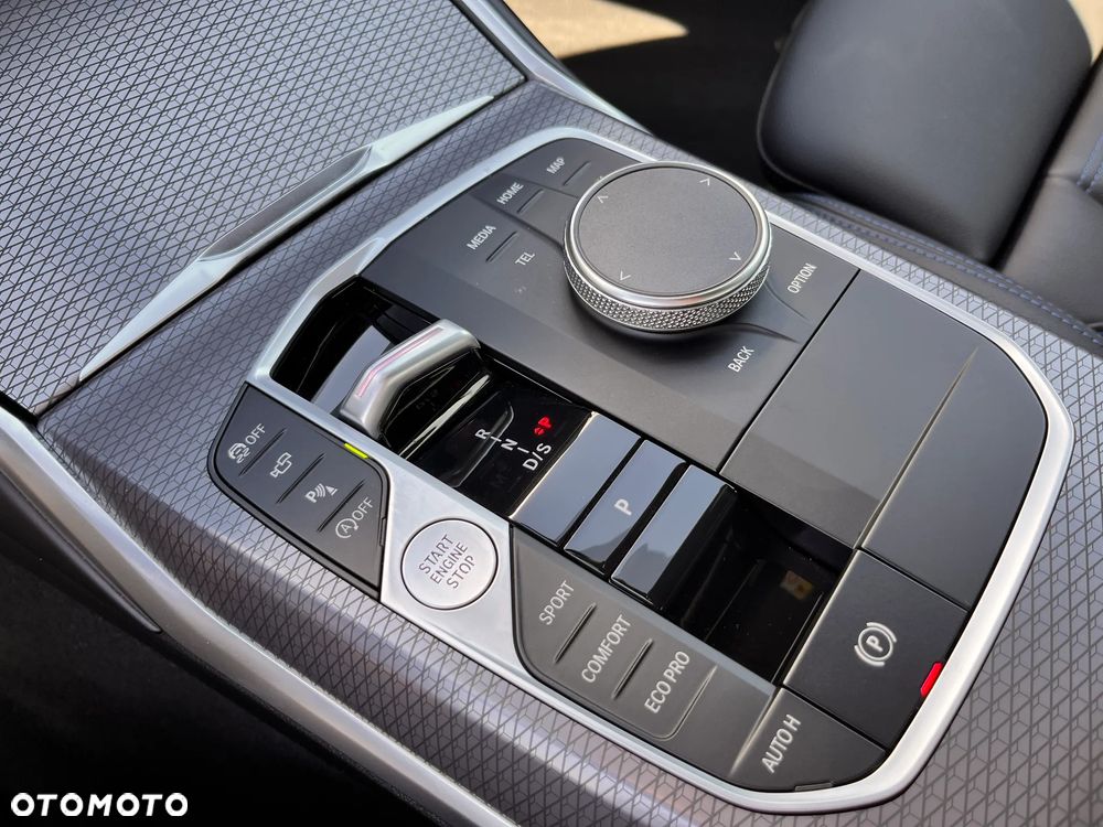 BMW Seria 3 330i xDrive M Sport sport - 25