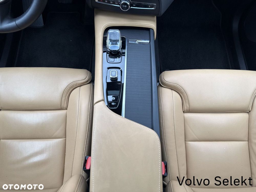 Volvo XC 90 - 20