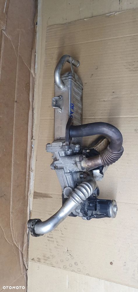 Chłodniczka spalin zawór EGR VW Caddy III Lift 1.6 TDI 03L131521Q - 1