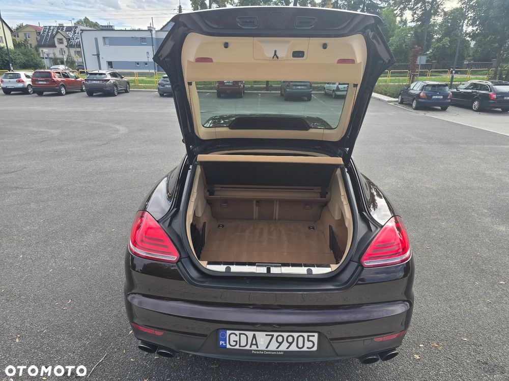 Porsche Panamera Turbo - 21