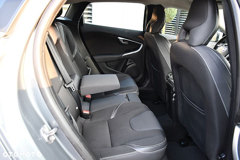 Volvo V40 T3 Momentum - 21
