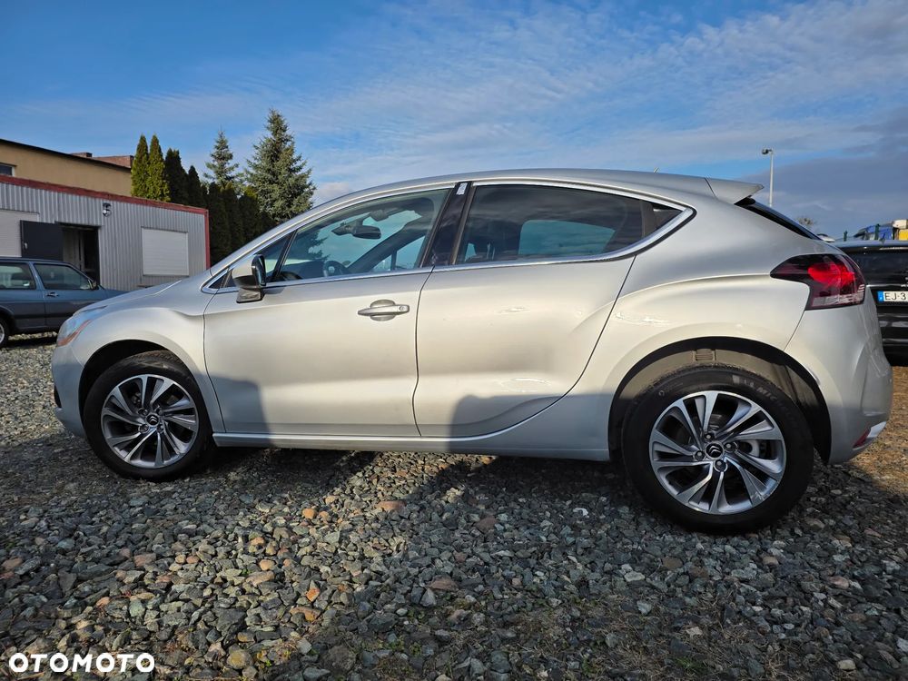 Citroën DS4 e-HDi 115 ETG6 SoChic - 12