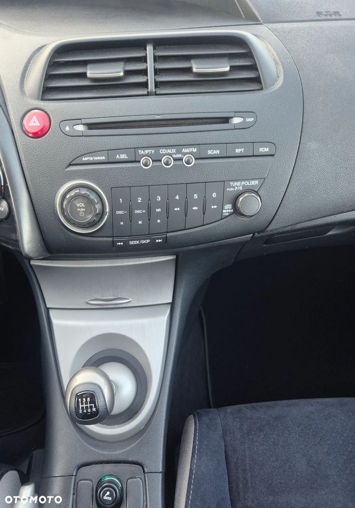 Honda Civic 1.4 Comfort - 24