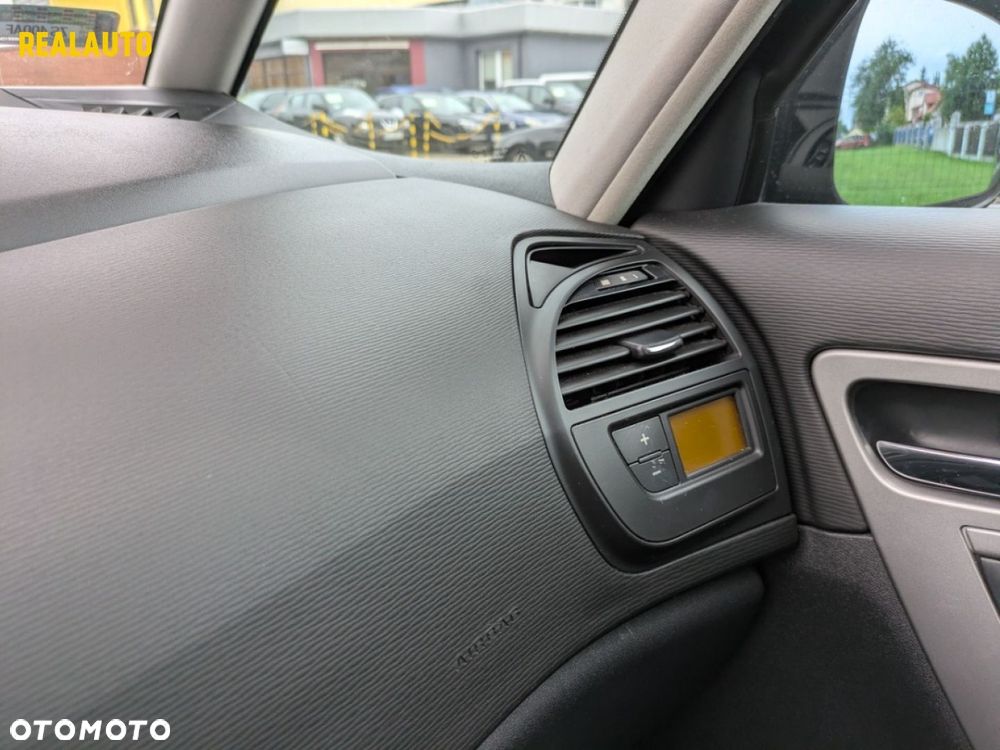 Citroën C4 Picasso - 13