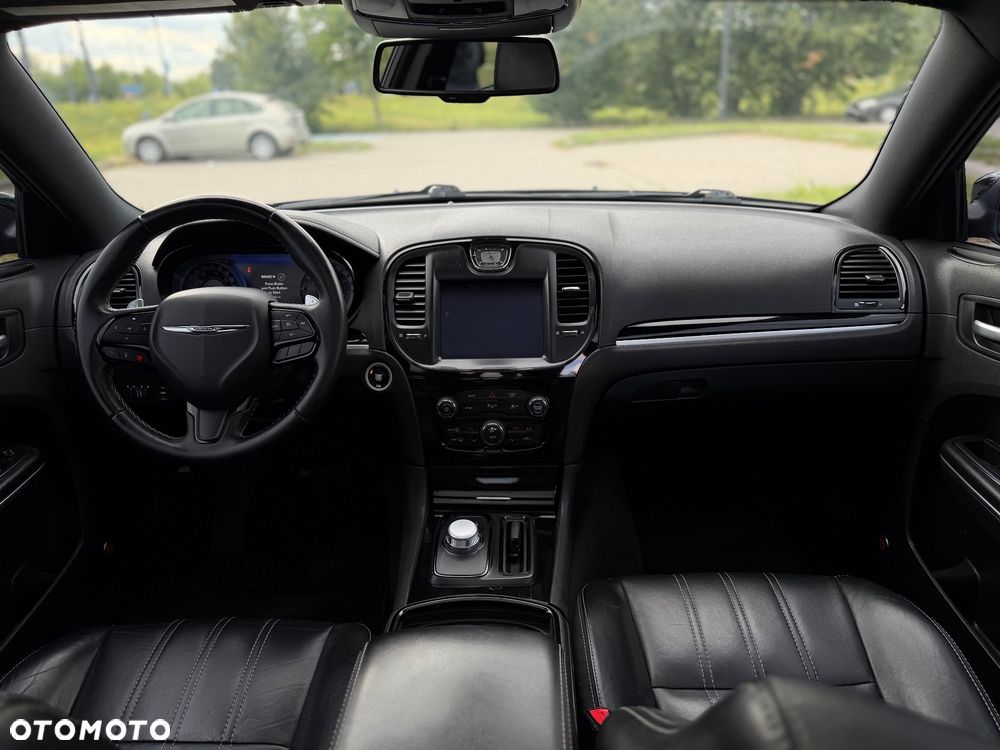 Chrysler 300s - 16