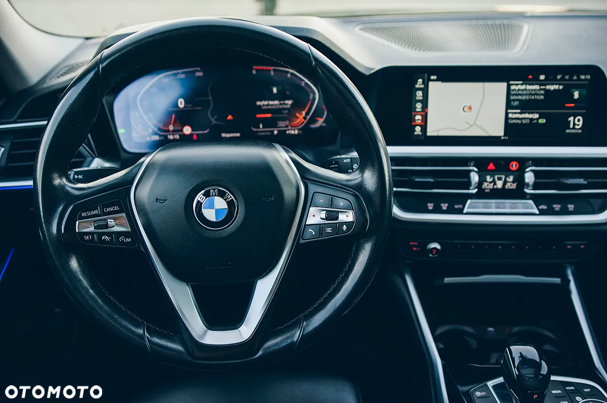 BMW Seria 3 320d Sport Line Shadow sport - 26