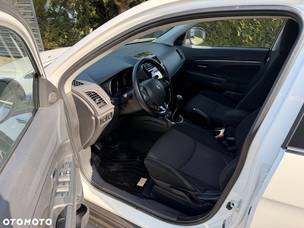 Mitsubishi ASX - 15