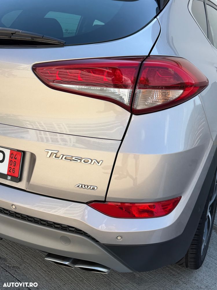 Hyundai Tucson 2.0 CRDI 4WD 8AT Premium - 18