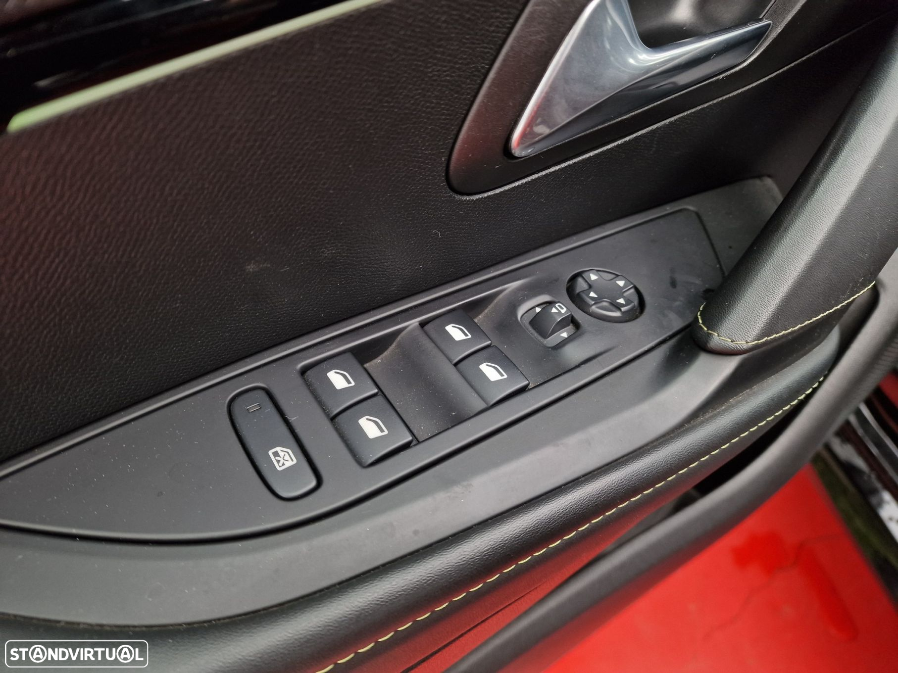 Peugeot e-208 50 kWh GT - 10