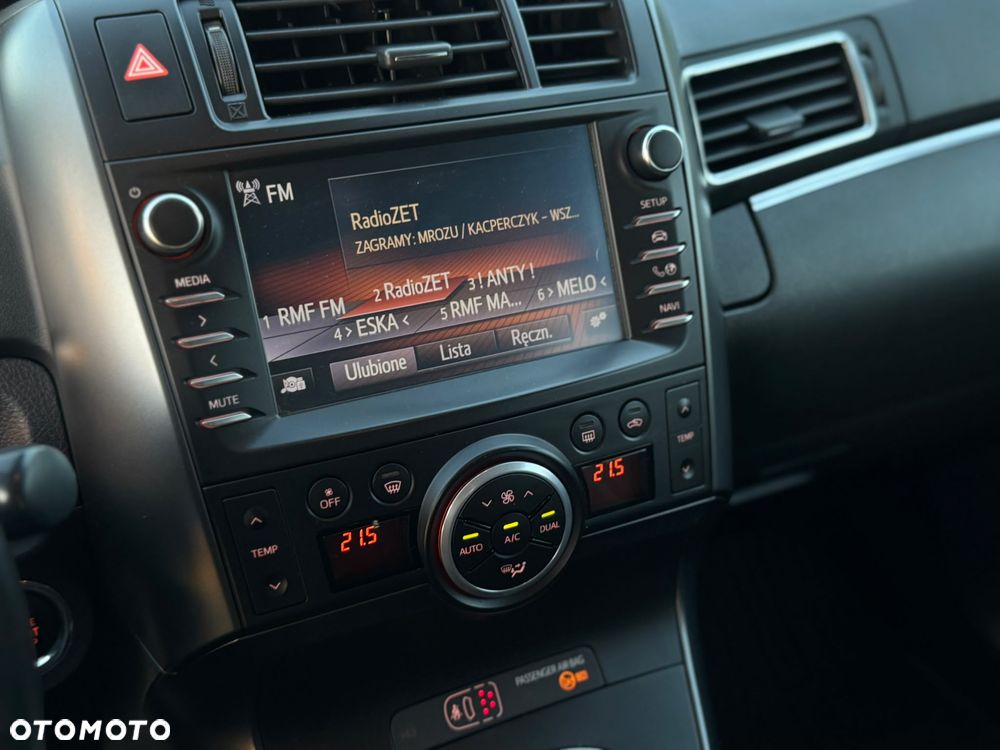Toyota Verso 1.8 Prestige 7os EU6 - 16