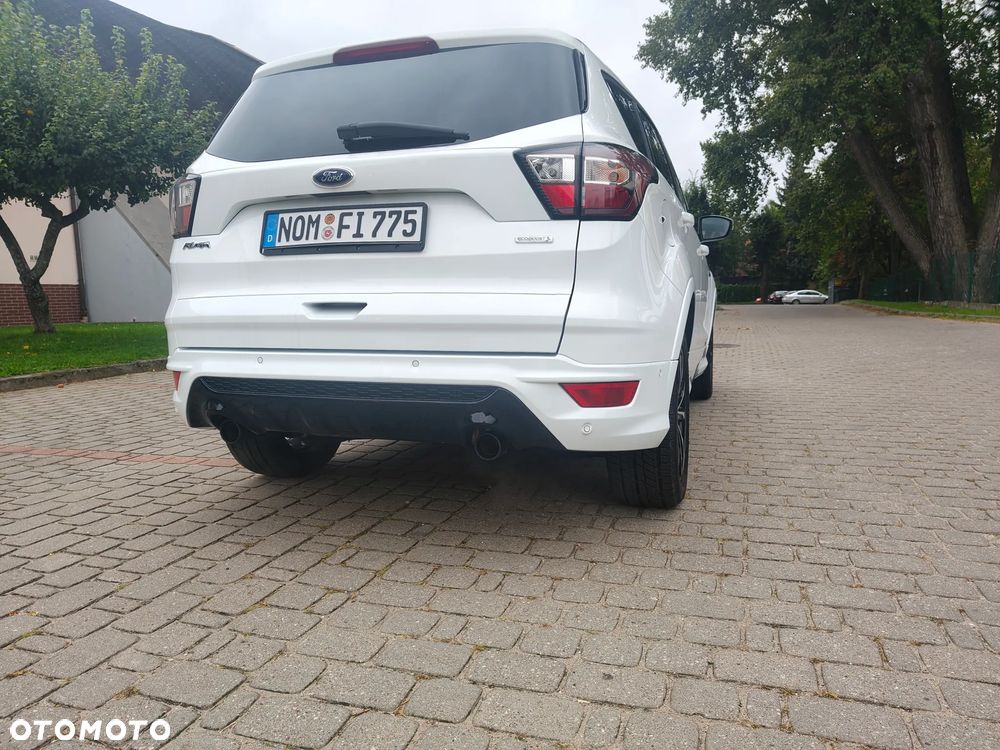 Ford Kuga 1.5 EcoBoost 2x4 ST-Line - 23