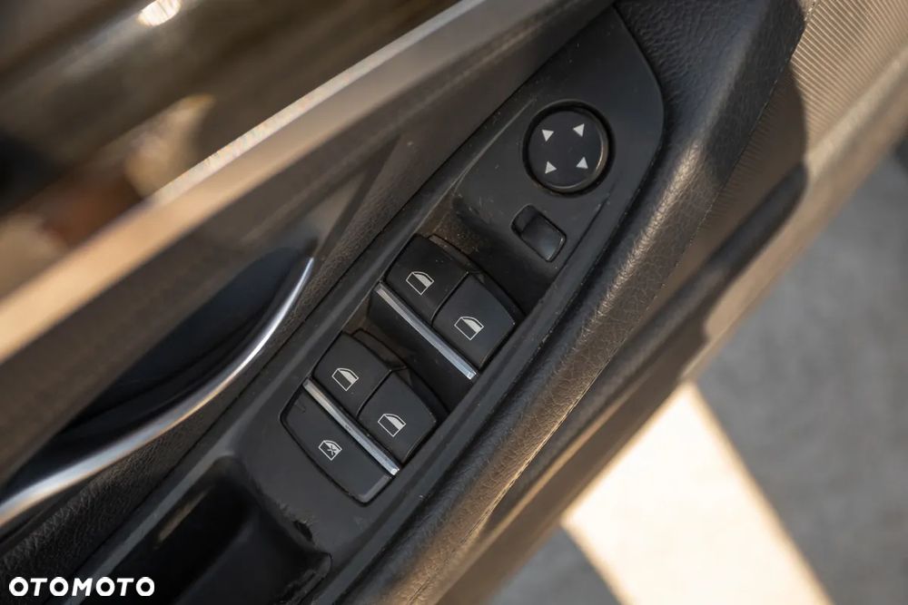 BMW Seria 5 530d Luxury Line - 24