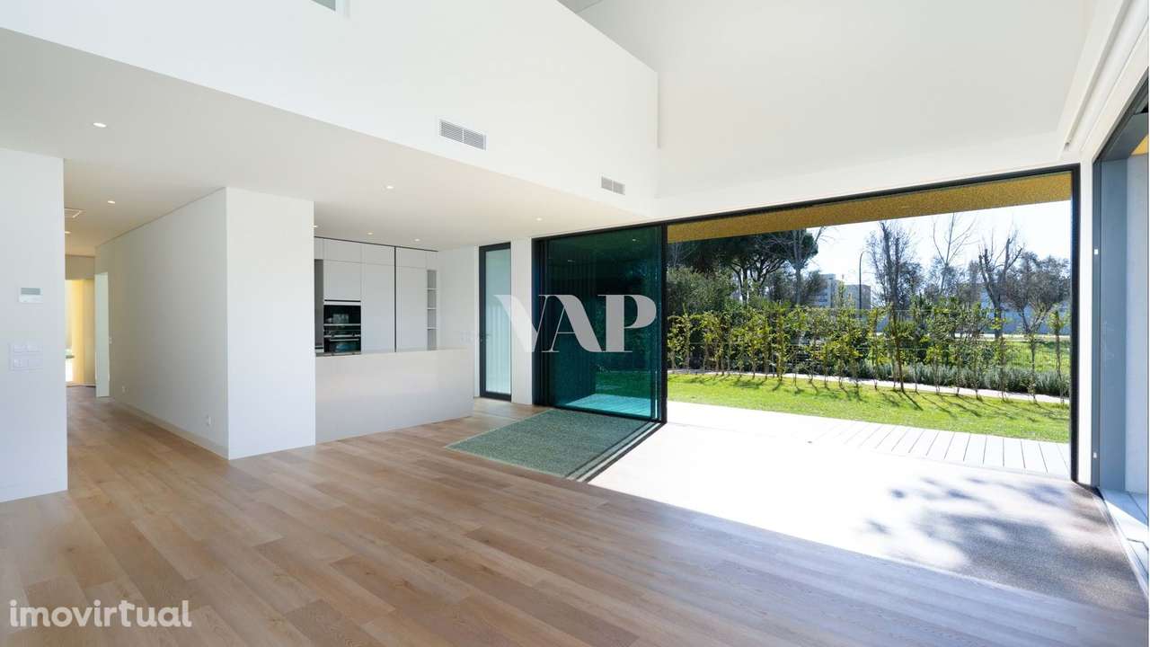 Moradia 2 quartos de canto e com piscina privada em zona central, Vila - Grande imagem: 3/31