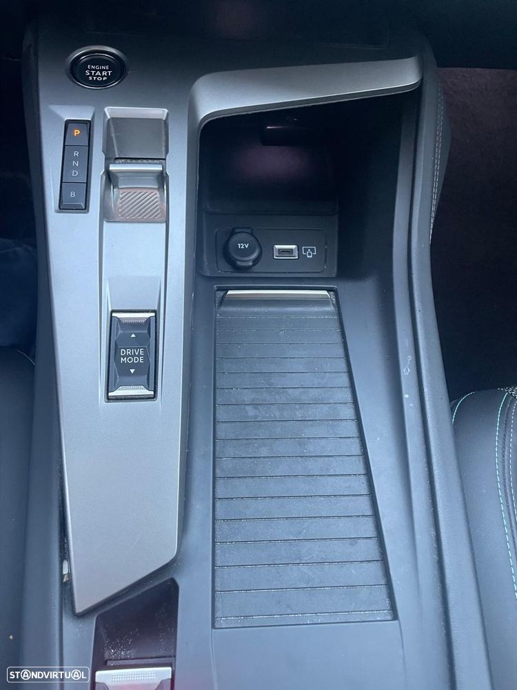 Peugeot 308 SW 1.6 Hybrid Allure e-EAT8 - 32