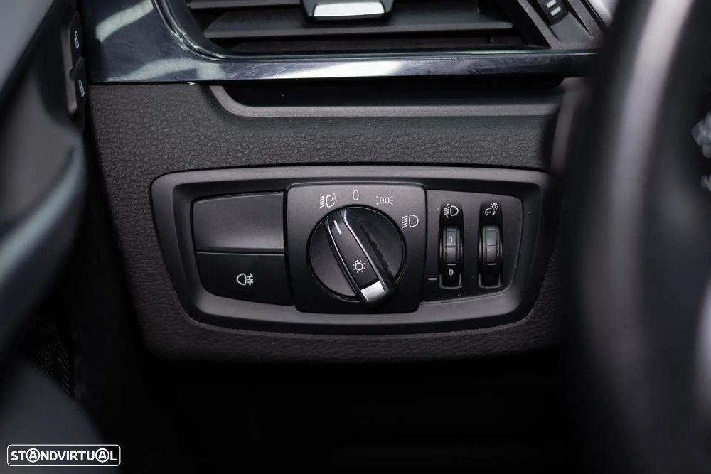 BMW X1 16 d sDrive Advantage Auto - 32