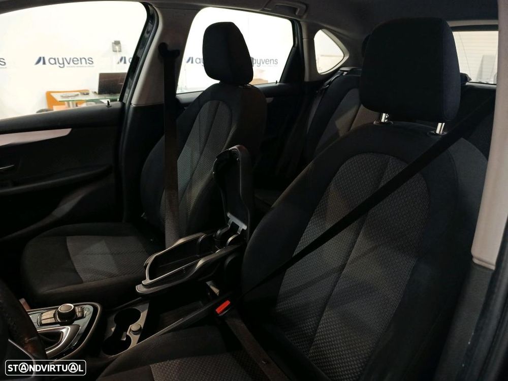 BMW 225xe Active Tourer - 4