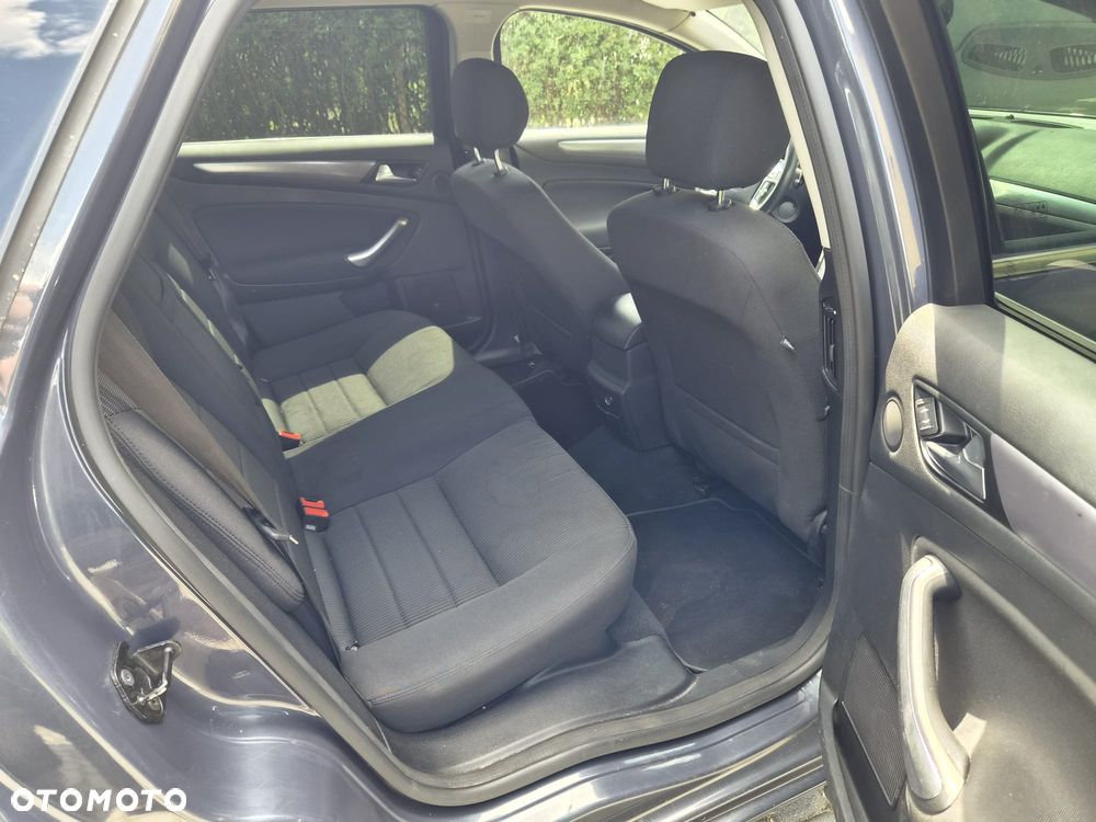 Ford Mondeo 2.0 T Ghia MPS6 - 11
