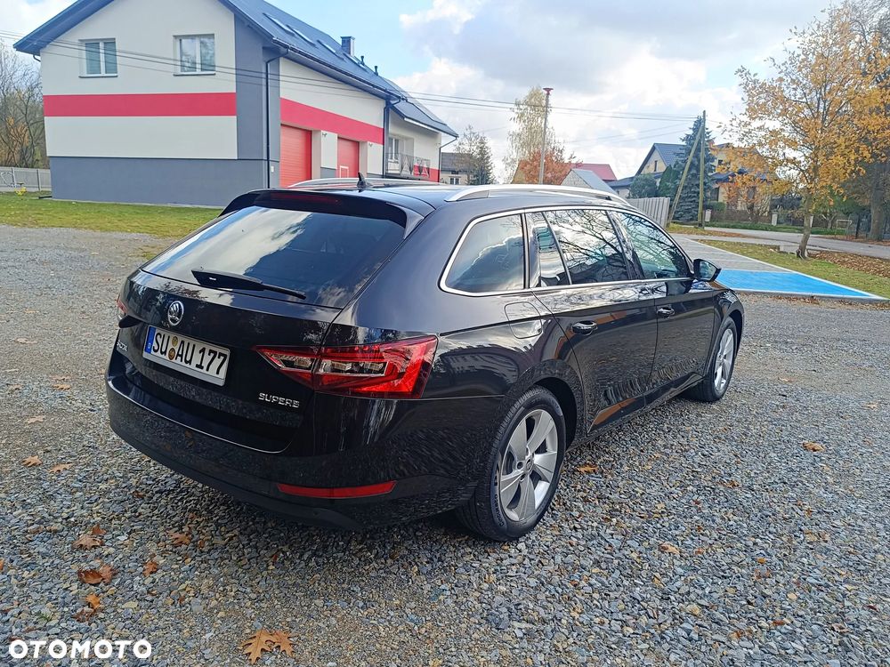 Skoda Superb Combi 2.0 TDI DSG Style - 4