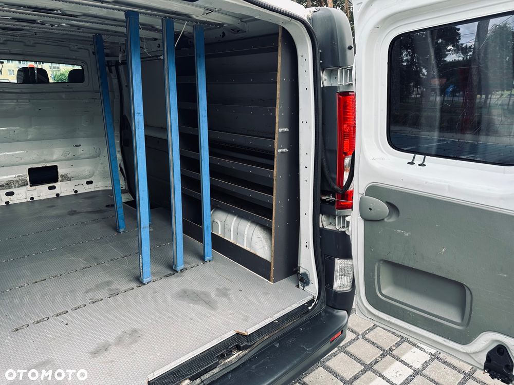 Renault Vivaro - 21