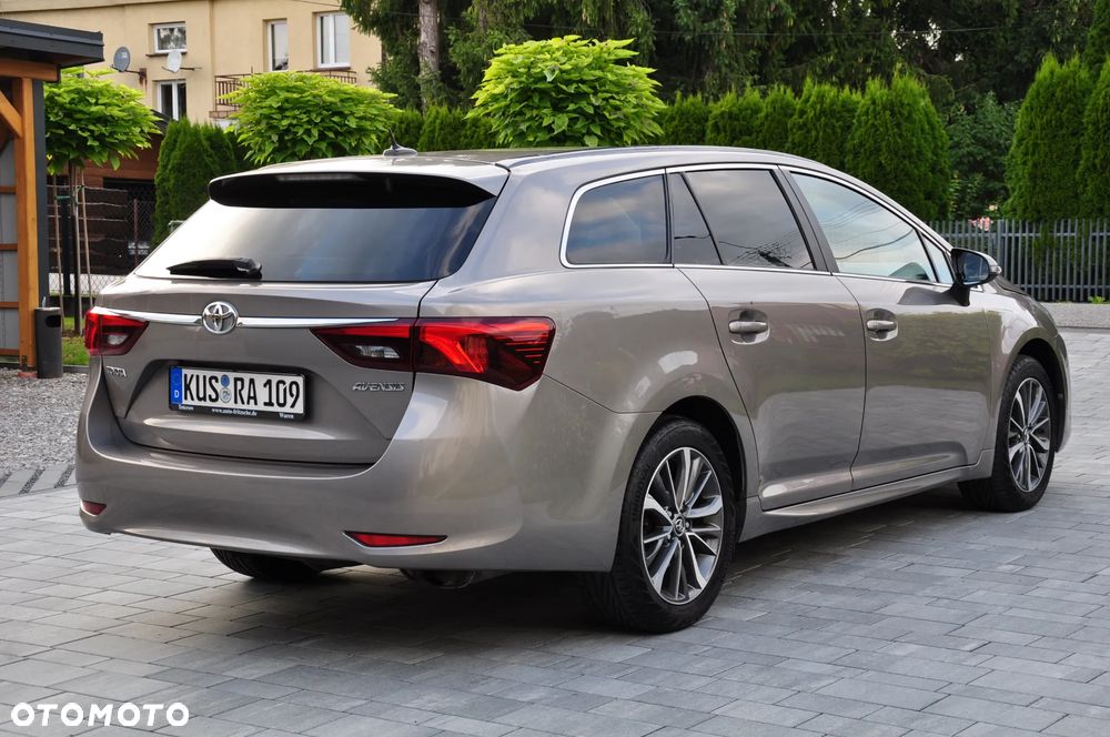 Toyota Avensis Touring Sports 1.8 Edition S+ - 9