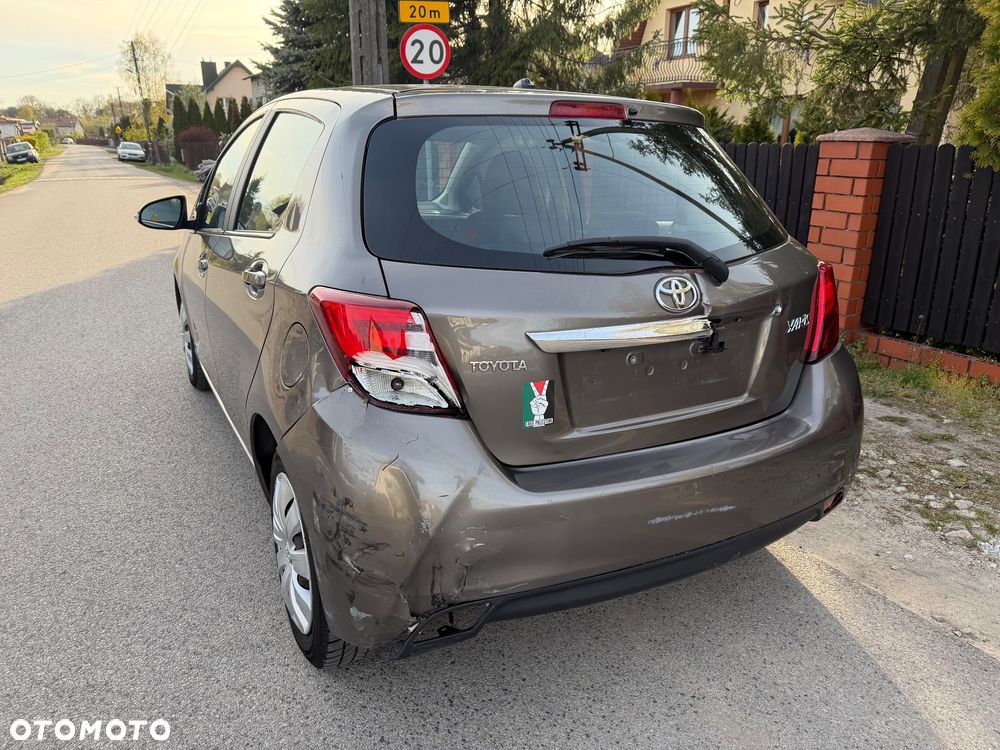 Toyota Yaris 1.0 Sol - 9
