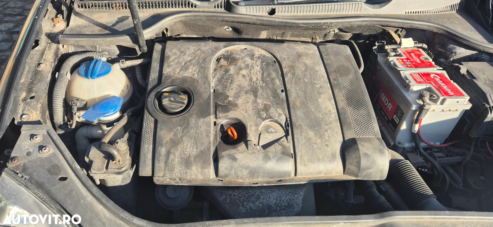Piese auto Vw Golf 5 1.6 FSi benzina hatchback - negru - 10