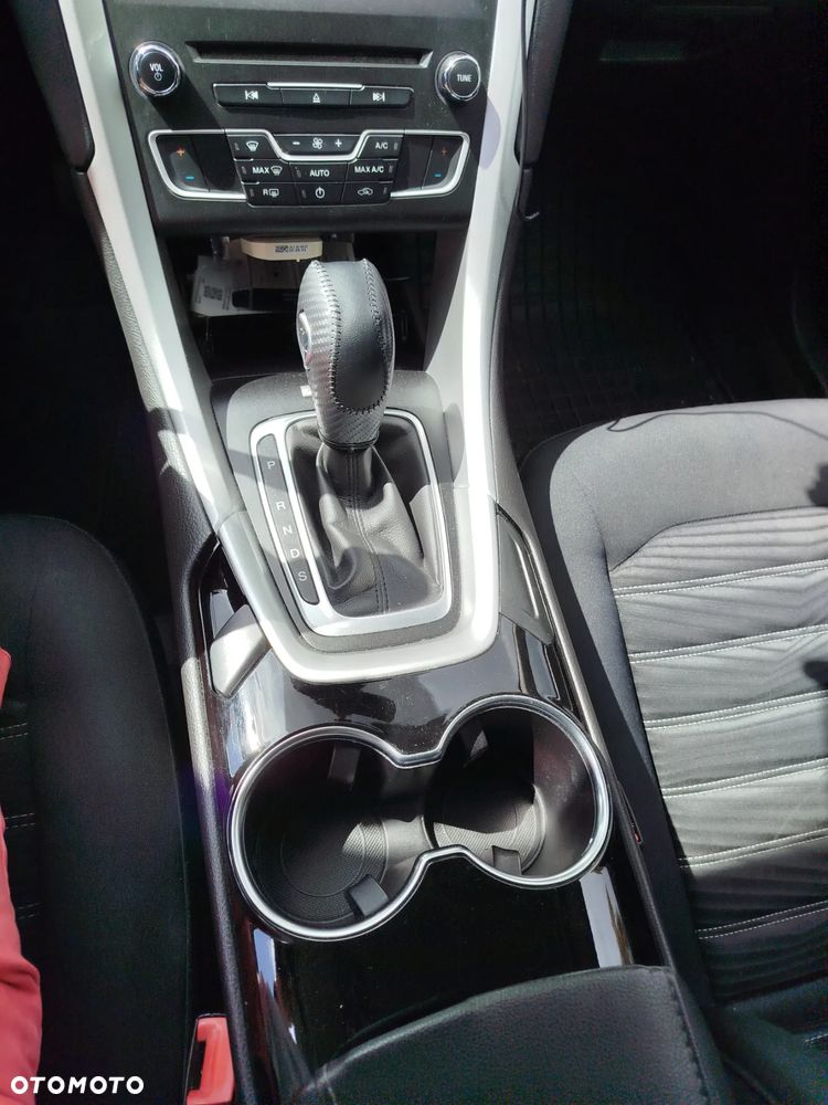 Ford Fusion - 25