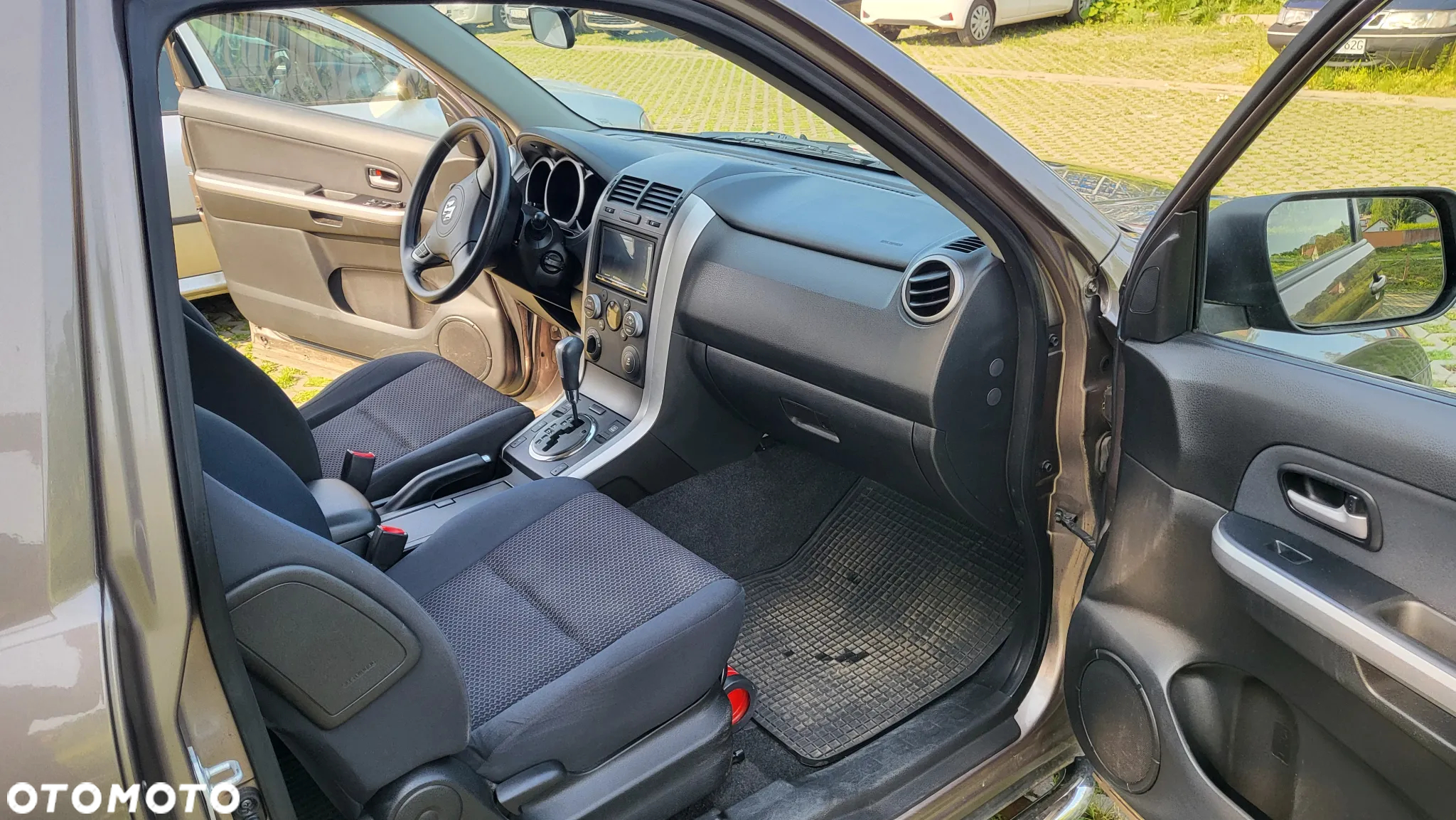 Suzuki Grand Vitara 2.4 Premium - 10