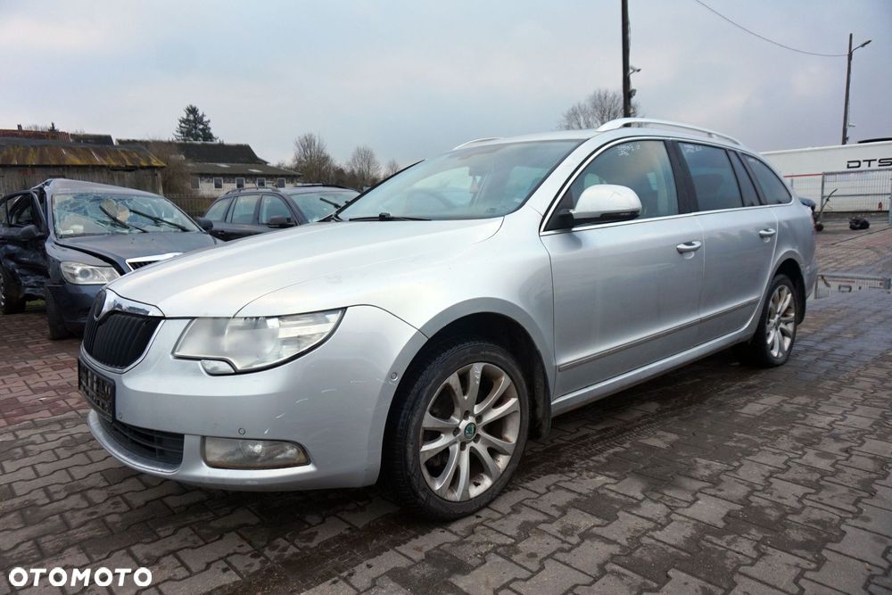 SKODA SUPERB II 3T KOMBI 2013 LA7W 2.0 TDI CFFB 140KM MTZ SREBRNY na części - 1