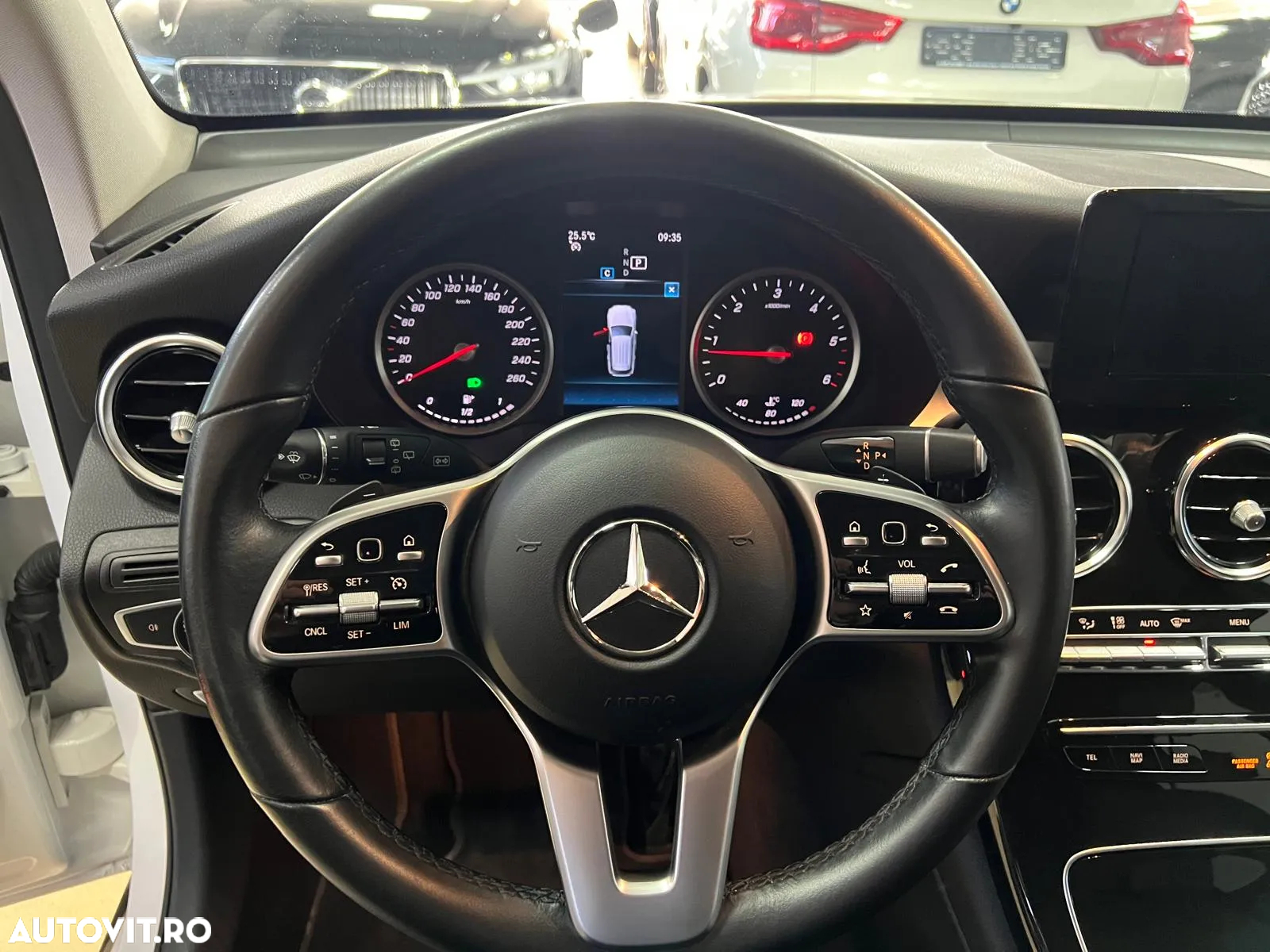 Mercedes-Benz GLC 200 d 4Matic 9G-TRONIC Exclusive - 4