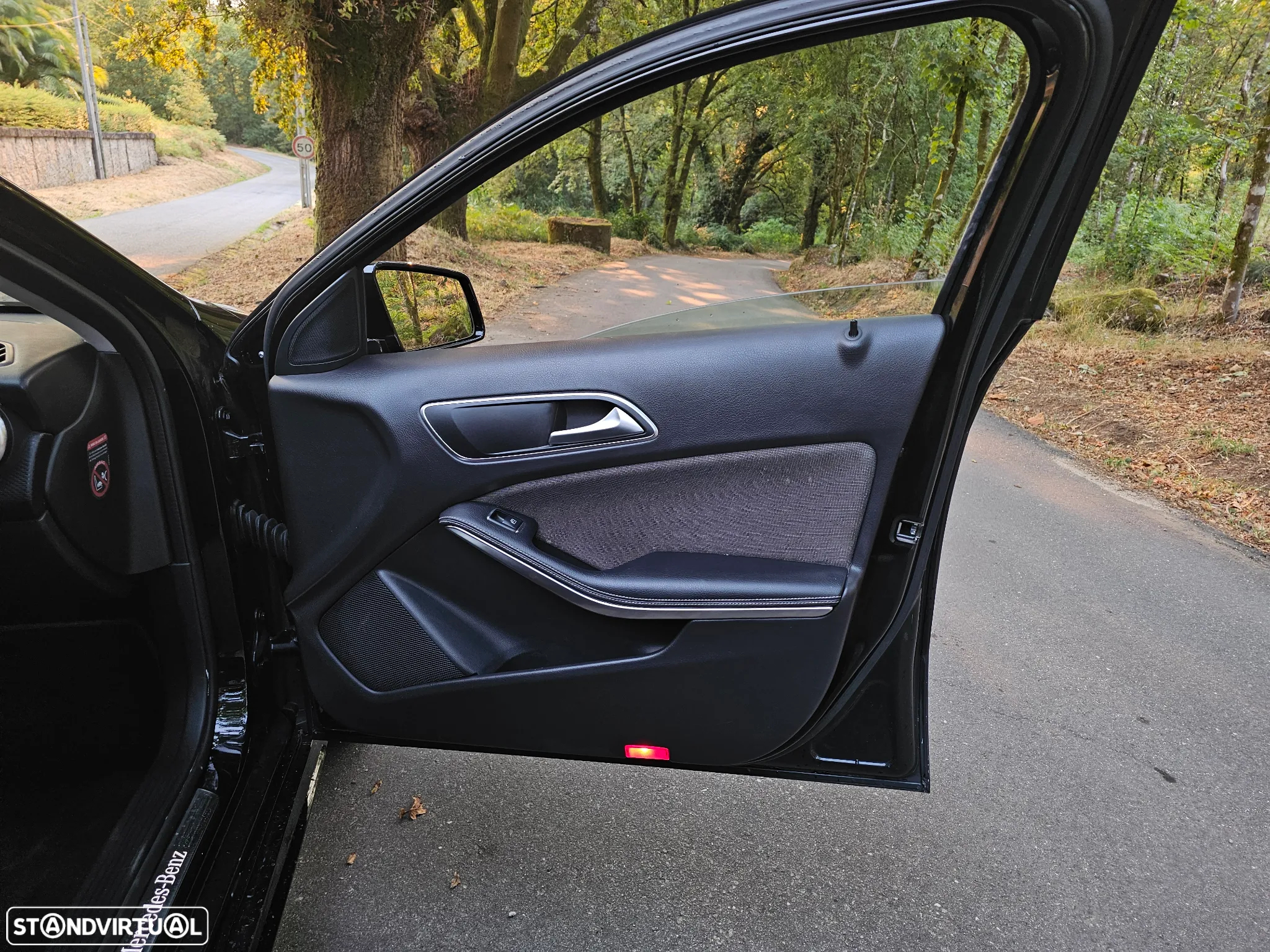 Mercedes-Benz A 180 d AMG Line - 16