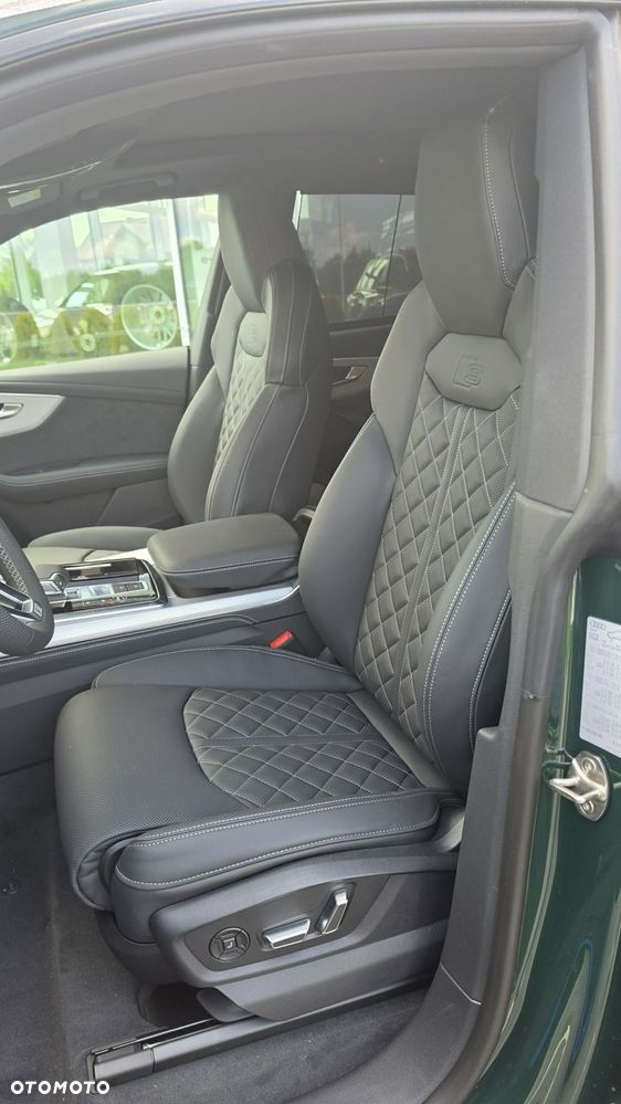 Audi SQ8 - 8