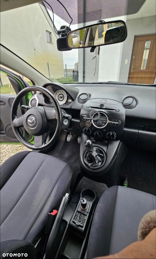 Mazda 2 - 10