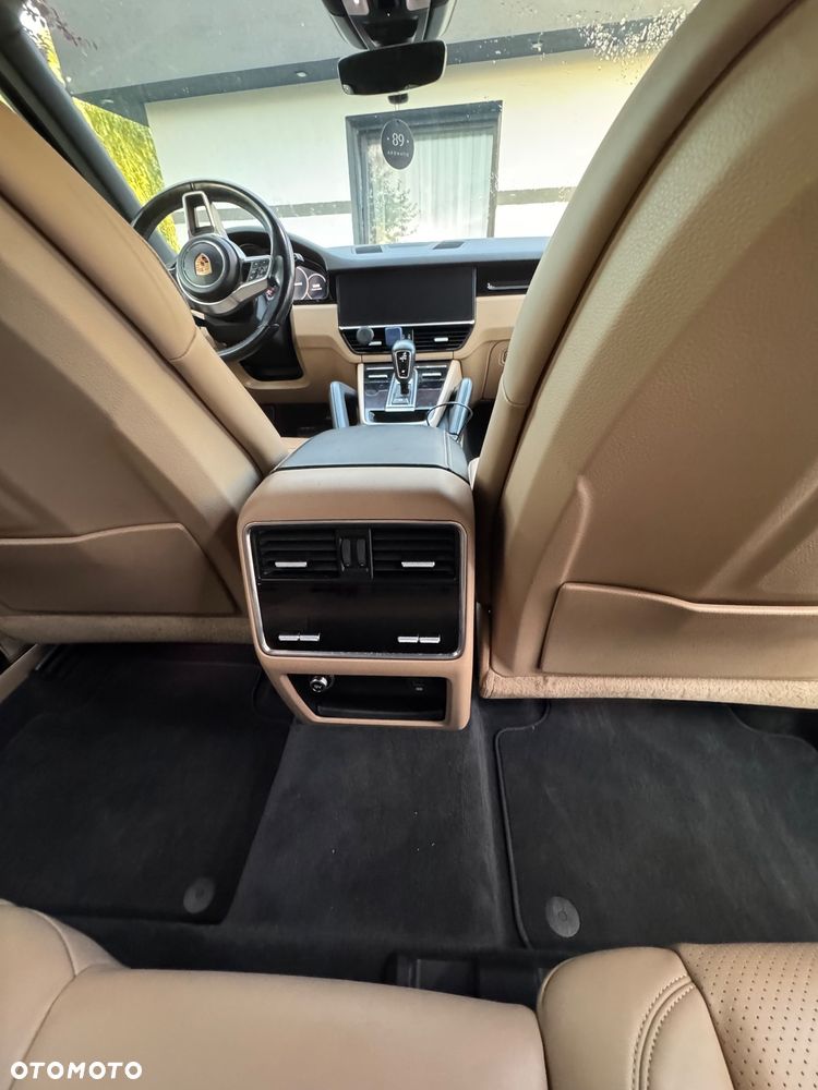 Porsche Cayenne Standard - 10