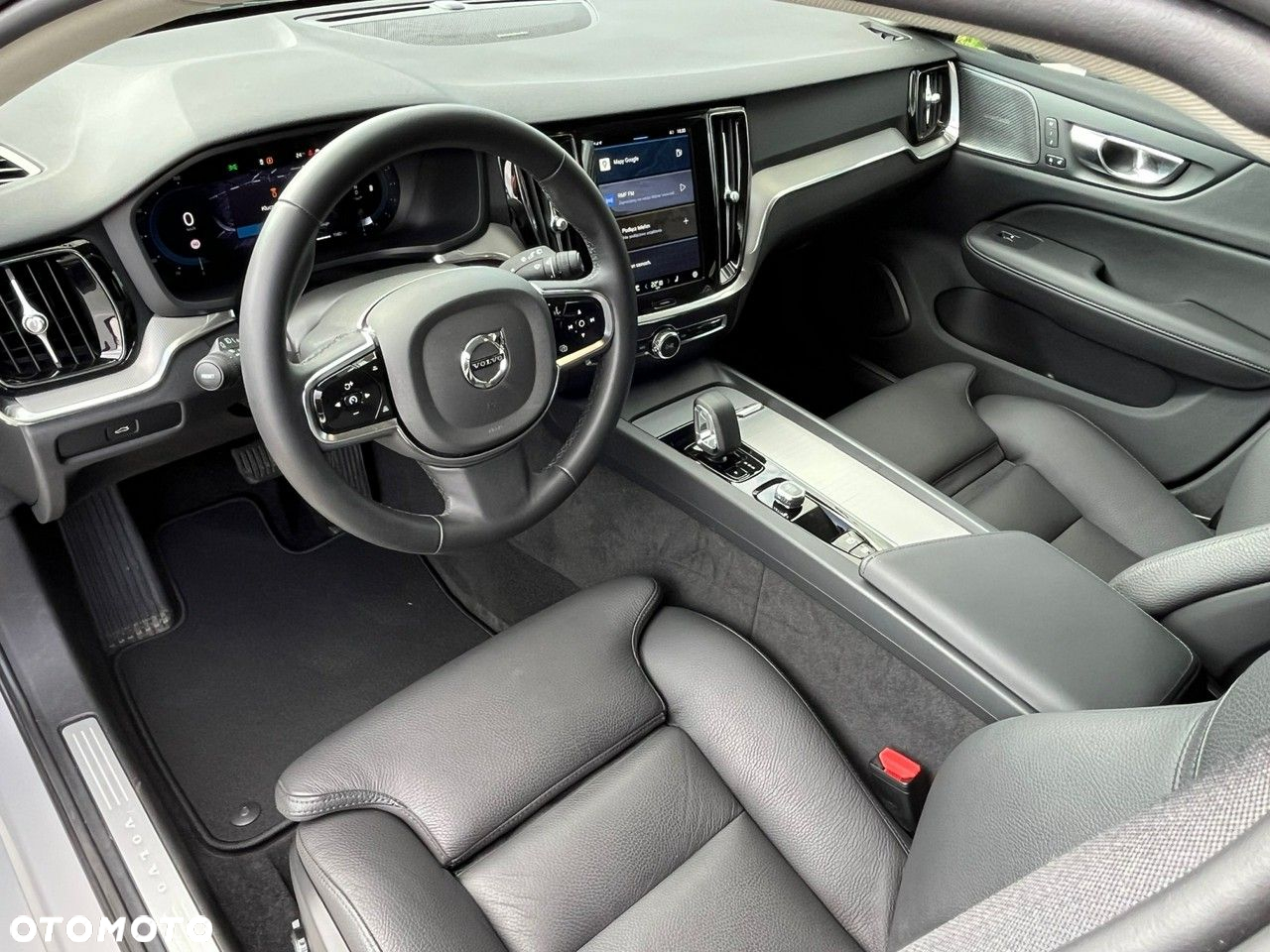 Volvo V60 B4 B DKG Plus Dark - 10