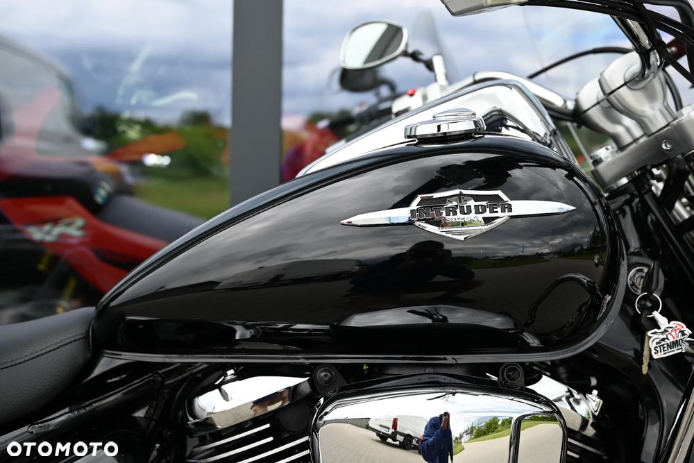 Suzuki Intruder - 28