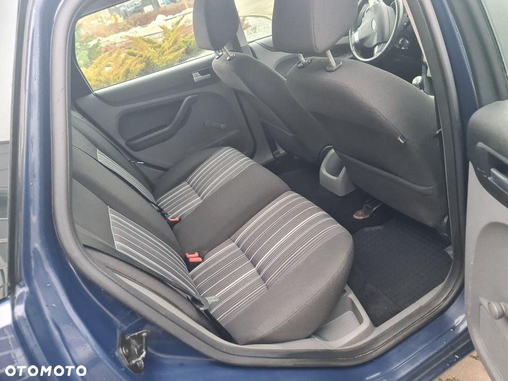 Ford Focus 1.4 16V Ambiente - 12