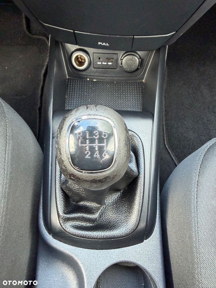 Hyundai i30 i30cw 1.6 CRDi FIFA WM Edition - 15