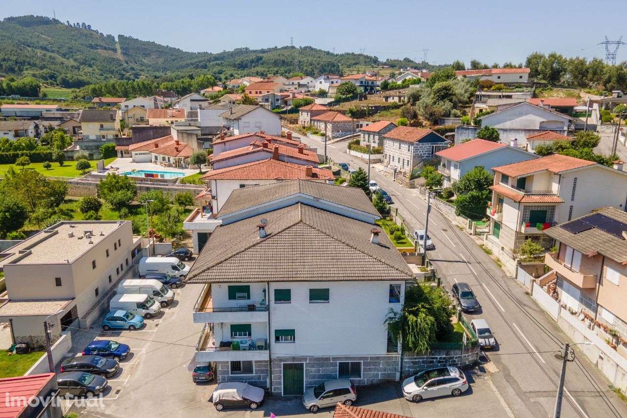 Amplo armazém em Selho S. Cristóvão - Grande imagem: 2/5