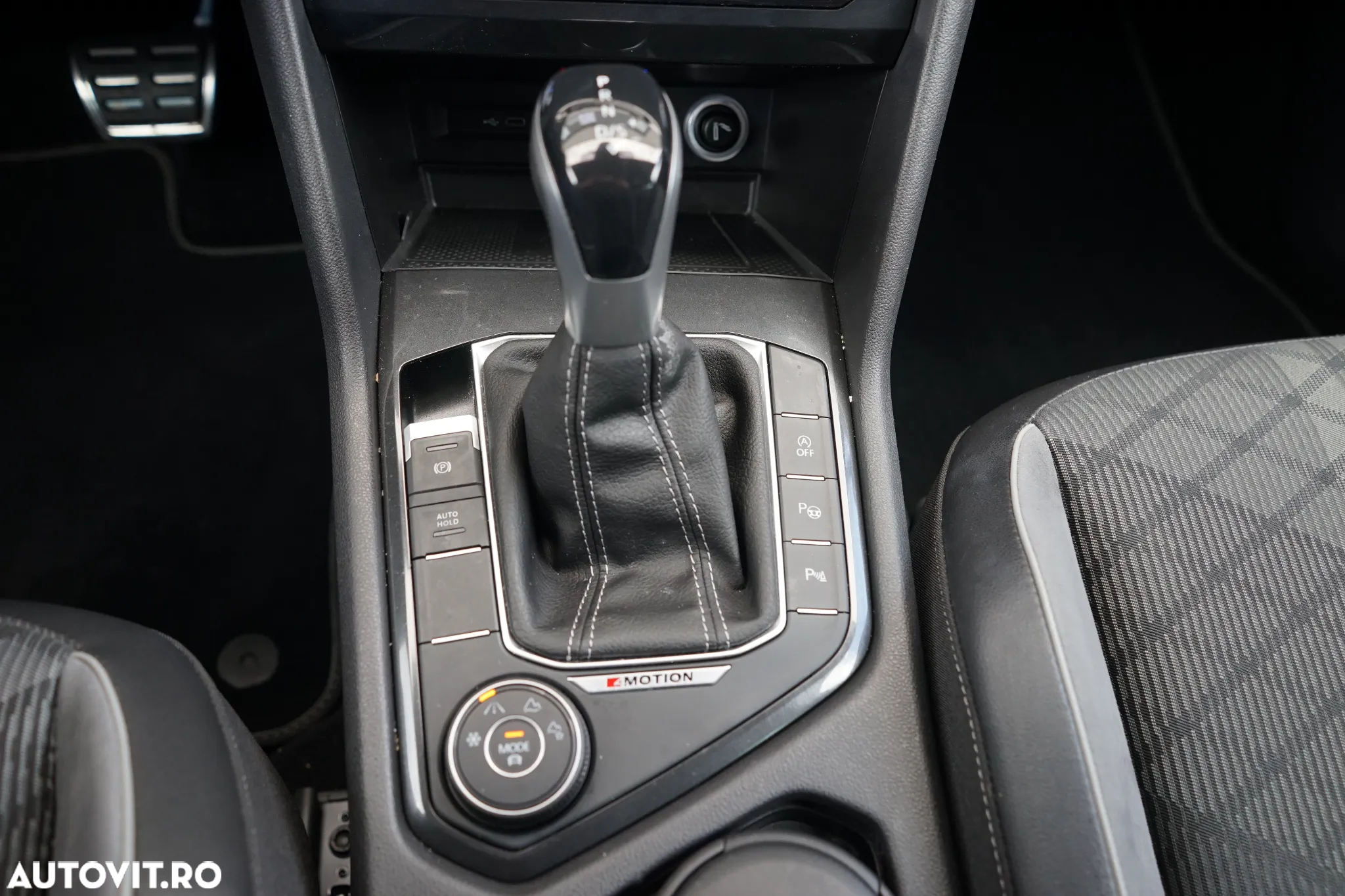 Volkswagen Tiguan 2.0 TDI SCR 4MOTION DSG R-Line - 23