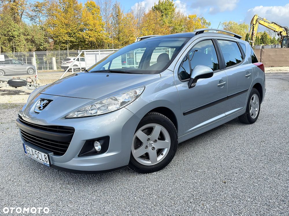 Peugeot 207 2010 photo 3