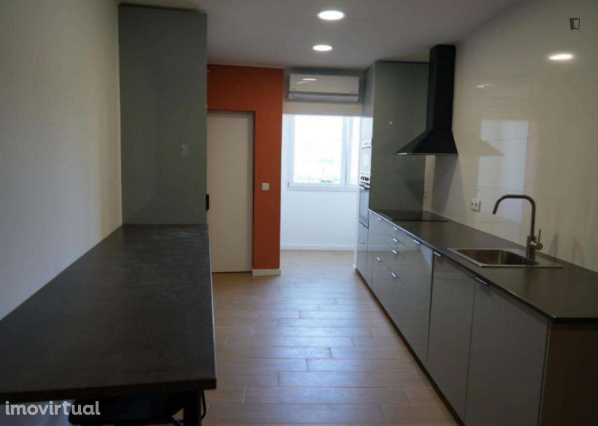 Quarto - localizado em Setubal - Grande imagem: 5/14