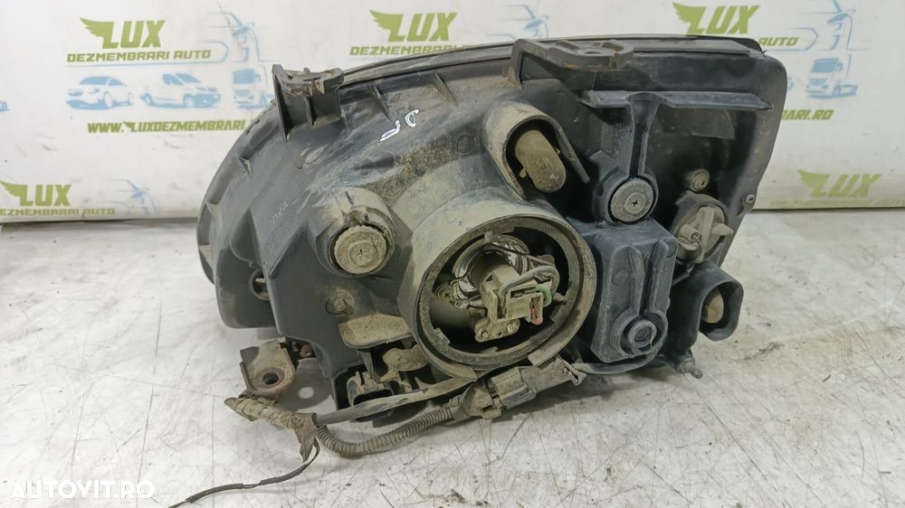 Far dreapta Kia Carens 1 (RS) [facelift] [2002 - 2006] 2.0 crdi D4EA - 4