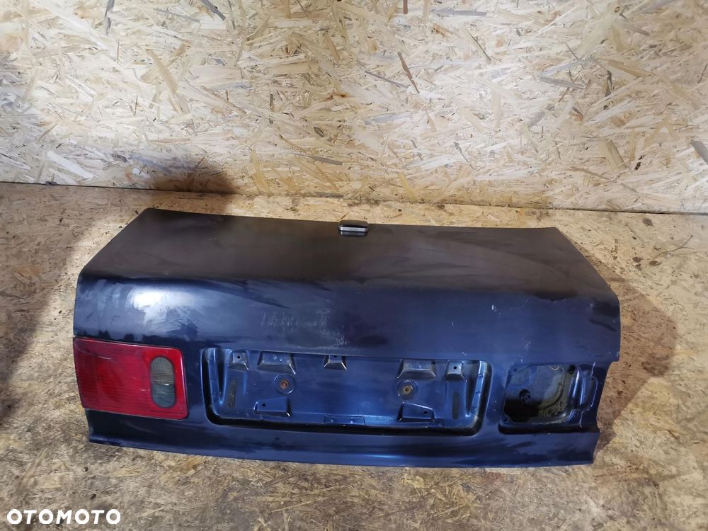 KLAPA BAGAŻNIKA AUDI A8 D2