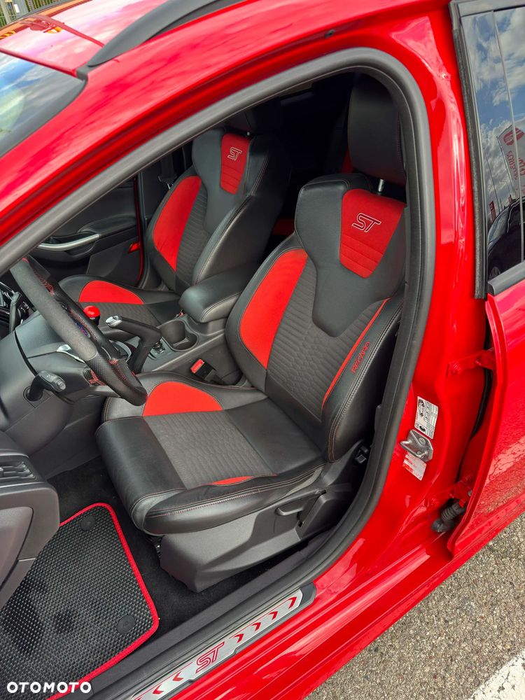 Ford Focus SW 2.0 EcoBoost ST - 17